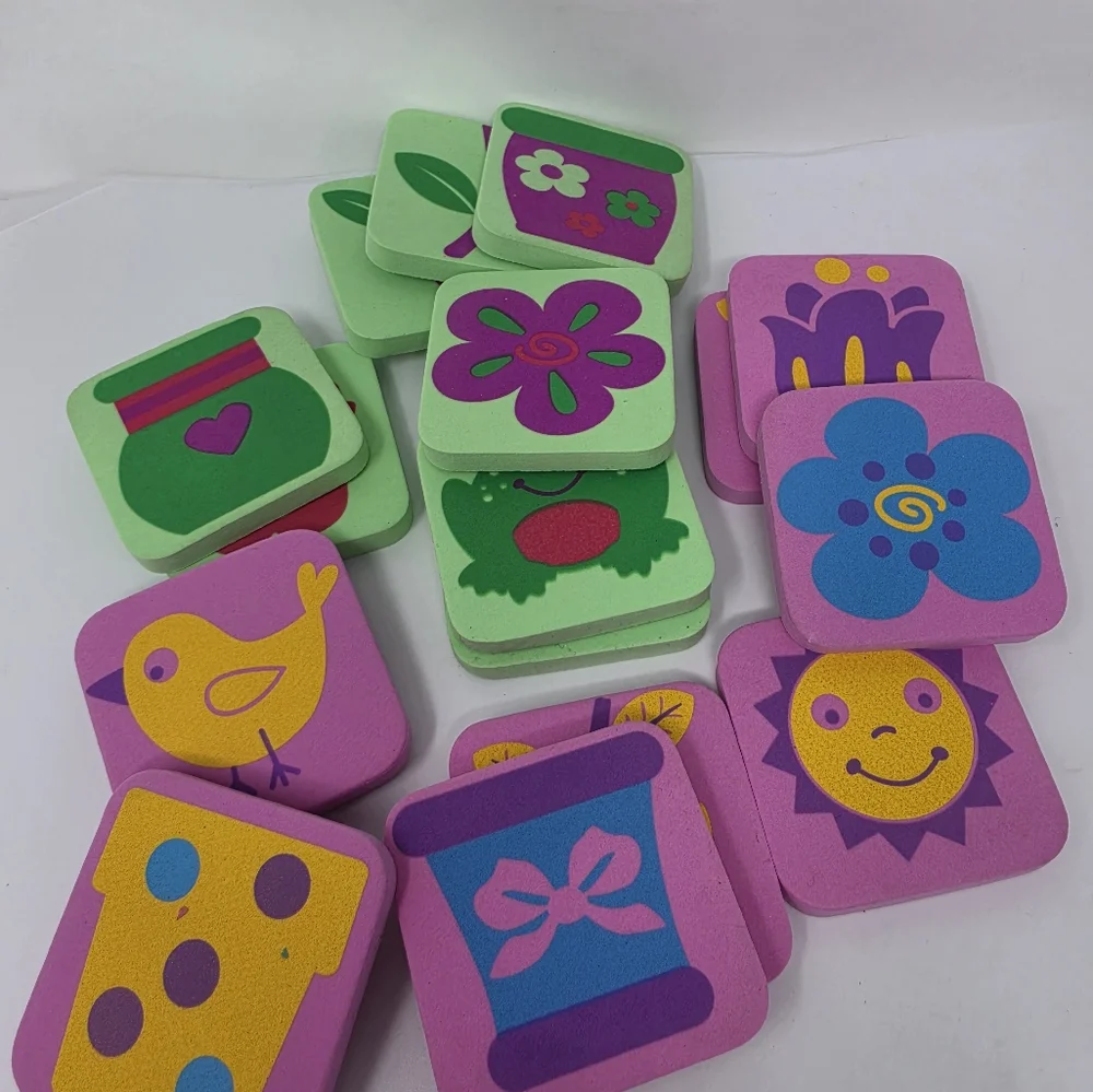 Munchkin Splash Tiles Bath Toys Pictured Squares Pink Light Green 16 Count